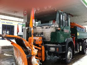 LKW im Winterkleid